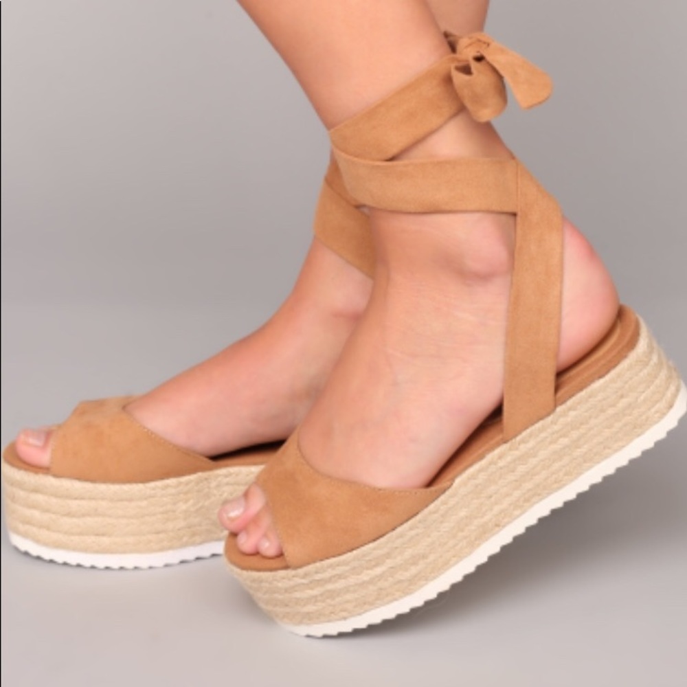Weekend Platforms - Picture 2 of 6